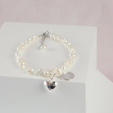 Load image into Gallery viewer, Freshwater Pearl with Silver Heart Bracelet
