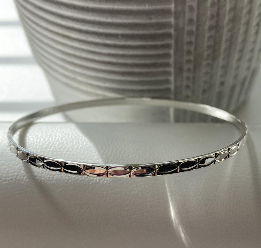 Patterned Silver Bangle - Silvary 