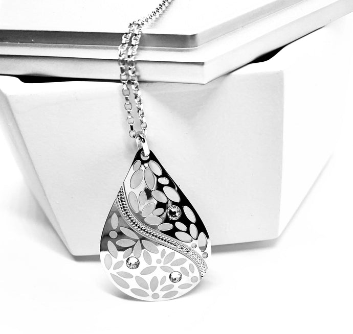 Sterling Silver Pear Pendant Necklace. Silver Pendant. Pear shaped Pendant. Ladies Pendant. Pendant. Silver chain with Pendant. Necklaces for gifts. Moms Gifts. Necklace ideas. Gift boxed Necklace. Gift boxed Pendants. 
